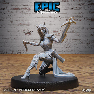 Cat Burglar Rogue Set | Catwoman | Epic Miniatures | UNPAINTED Miniature in Resin