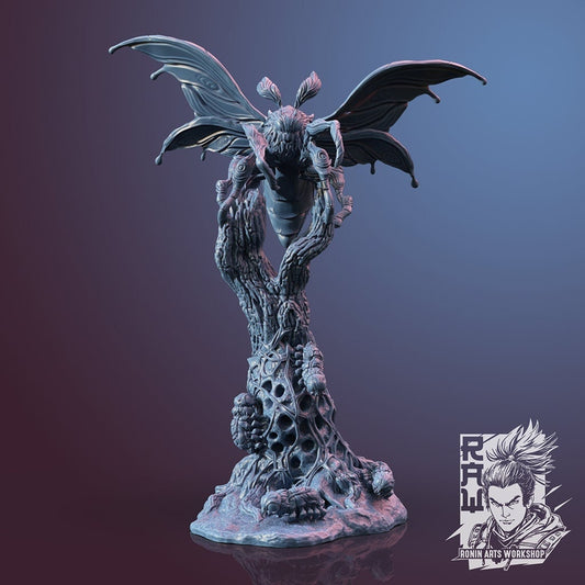 Radiant Matron | Giant Moth with Grubs | Ronin Arts Workshop | UNPAINTED Miniature in Resin