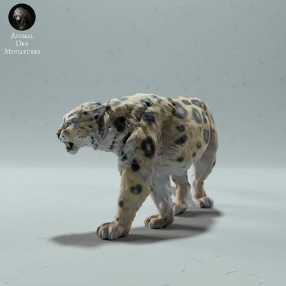 Snow Leopard Angry | Animal Den Miniatures | UNPAINTED Miniature in Resin
