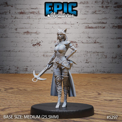 Cat Burglar Rogue Set | Catwoman | Epic Miniatures | UNPAINTED Miniature in Resin