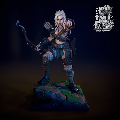 Nadia The Lycan Pathfinder (Dual-form Mini) | Ronin Arts Workshop | UNPAINTED Miniature in Resin
