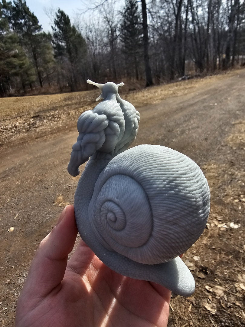 Buff Snail | Dark Artefact Designs | UNPAINTED Miniature in Resin