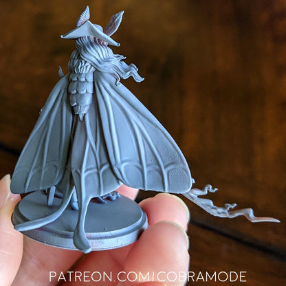Atropos, Noctuoidea Moth Speculatore | CobraMode | UNPAINTED Miniature in Resin