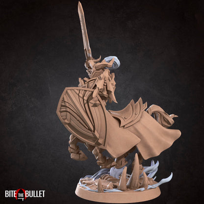 Horned centaur knight resin miniature by Bite the Bullet. Version #1: sword and shield.