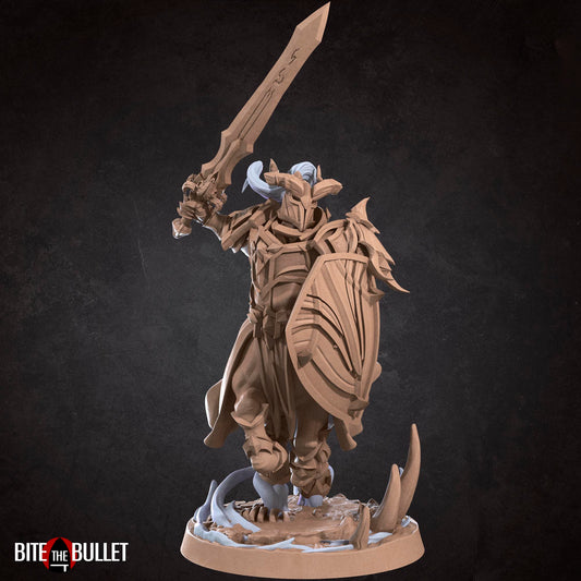 Horned centaur knight resin miniature by Bite the Bullet. Version #1: sword and shield.